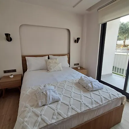 Oregano Aparthotel 4*